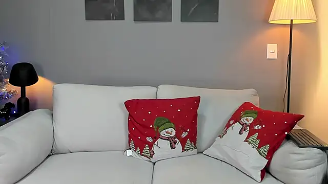 Snapshot of ApoloMakris chatting on 12-13-25, 09:09 ApoloMakris online show from 12-13-25, 09:09