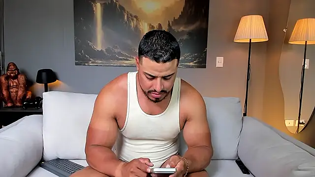 Snapshot of ApoloMakris chatting on 02-02-26, 07:12 ApoloMakris online show from 02-02-26, 07:12