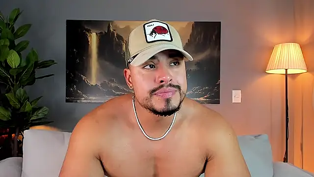 Snapshot of ApoloMakris chatting on 04-10-26, 09:08 ApoloMakris online show from 04-10-26, 09:08