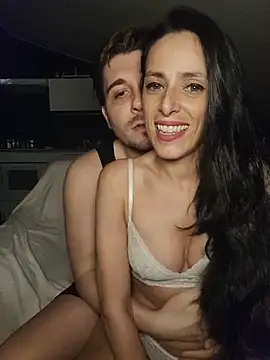 Snapshot of dansarah chatting on 12-03-25, 10:08 dansarah online show from 12-03-25, 10:08