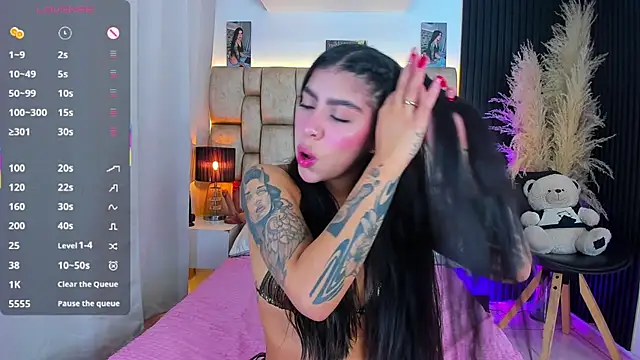 little sophie18 online show from 06-25-26, 04:55