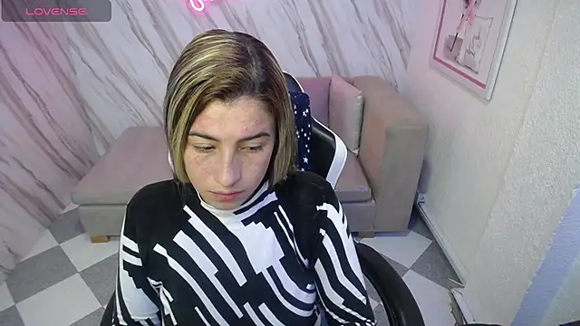 Valerie b online show from 01-11-25, 03:02