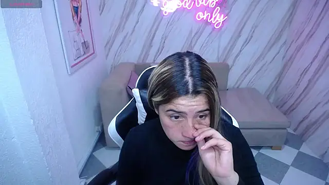 Valerie b online show from 01-31-25, 03:09