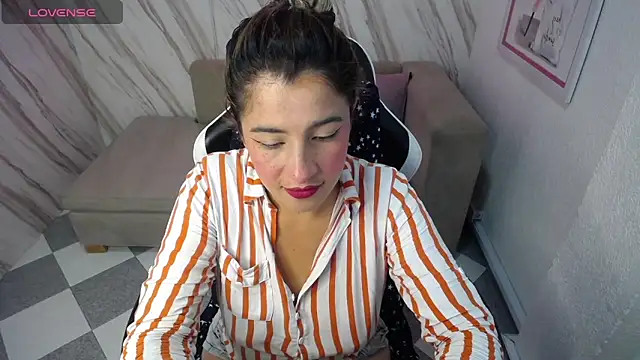 Valerie b online show from 03-04-25, 03:11