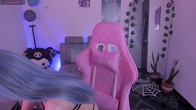 Snapshot of cami_mila9 chatting on 10-30-25, 09:15 cami mila9 online show from 10-30-25, 09:15