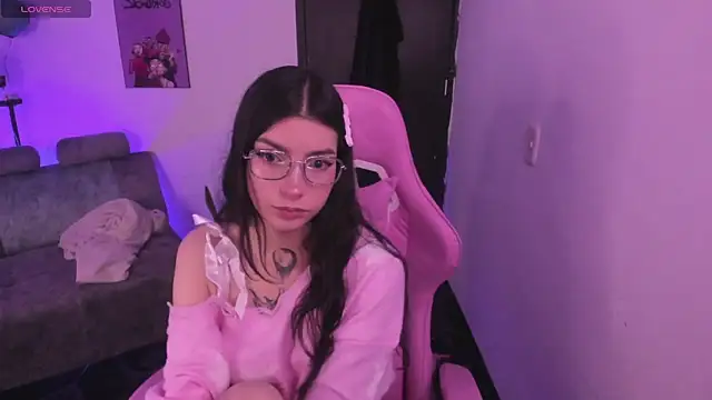 Snapshot of cami_mila9 chatting on 12-01-25, 10:26 cami mila9 online show from 12-01-25, 10:26