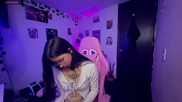 Snapshot of cami_mila9 chatting on 02-16-26, 05:47 cami mila9 online show from 02-16-26, 05:47