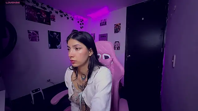 Snapshot of cami_mila9 chatting on 04-06-26, 04:57 cami mila9 online show from 04-06-26, 04:57