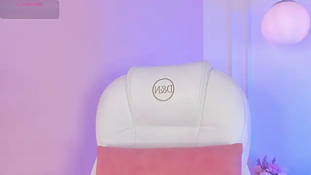 Snapshot of Lucy_Vega chatting on 11-10-25, 04:55 Lucy Vega online show from 11-10-25, 04:55