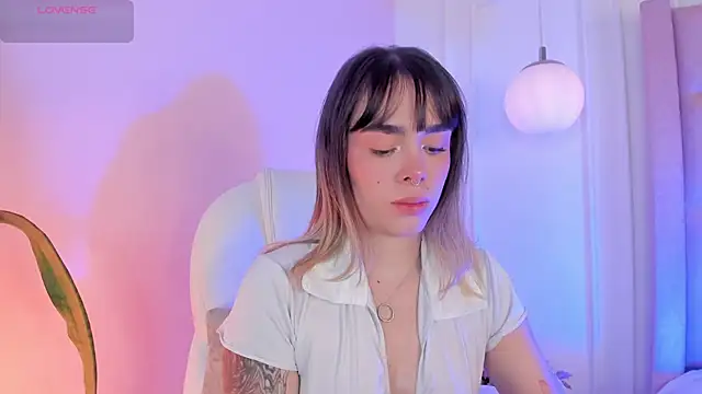 Snapshot of Lucy_Vega chatting on 12-04-25, 03:49 Lucy Vega online show from 12-04-25, 03:49