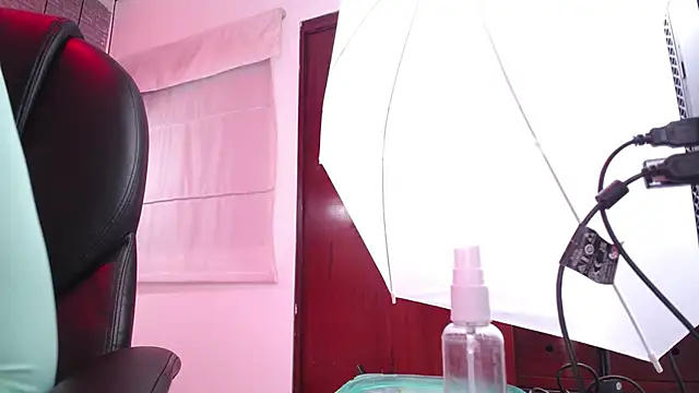 Snapshot of meghan_nill chatting on 03-22-25, 06:43 meghan nill online show from 03-22-25, 06:43