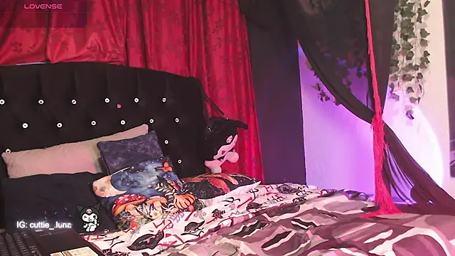 Poison luna online show from 03-04-26, 05:57