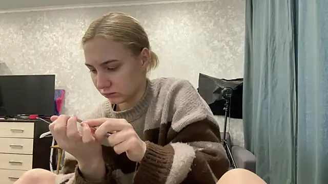 AnneBall online show from 01-13-25, 08:37