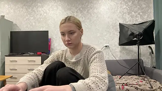 AnneBall online show from 01-25-25, 03:20