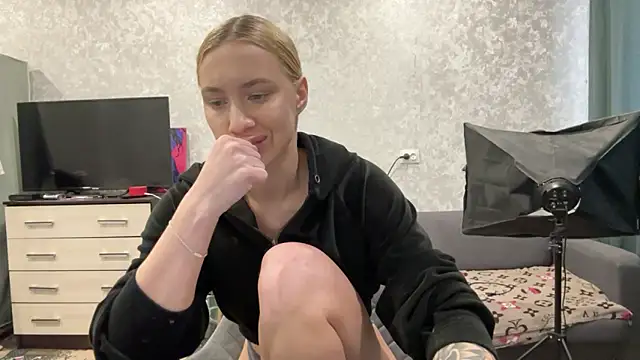 AnneBall online show from 02-03-25, 10:03