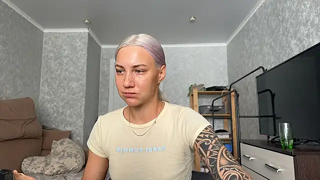 Snapshot of AnneBall chatting on 03-01-26, 07:54 AnneBall online show from 03-01-26, 07:54