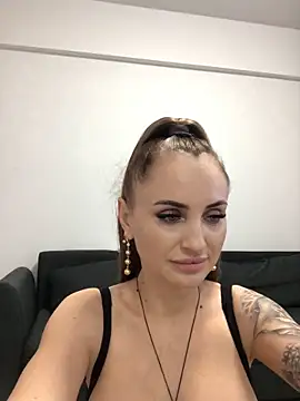 madonnaaaa online show from 11-24-25, 06:29