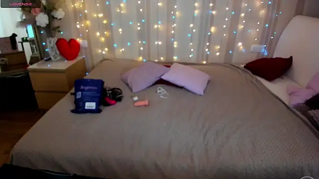 Snapshot of Katherine_Fox chatting on 12-05-24, 06:54 Katherine Fox online show from 12-05-24, 06:54