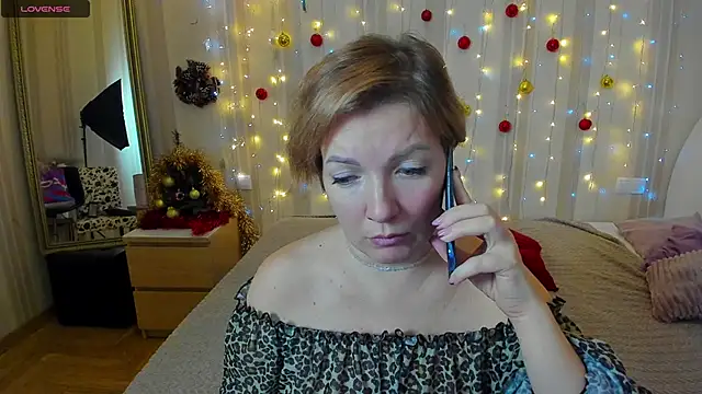 Snapshot of Katherine_Fox chatting on 12-12-24, 07:41 Katherine Fox online show from 12-12-24, 07:41