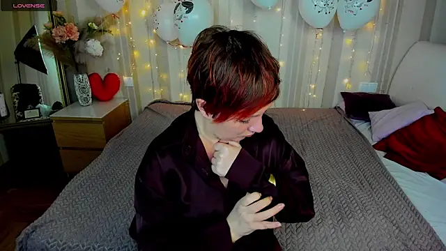 Snapshot of Katherine_Fox chatting on 02-15-25, 04:01 Katherine Fox online show from 02-15-25, 04:01