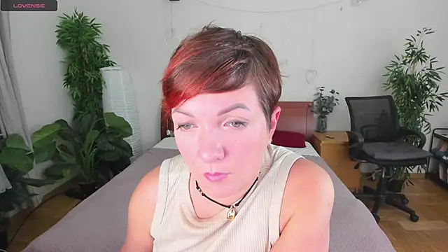 Snapshot of Katherine_Fox chatting on 03-19-25, 05:06 Katherine Fox online show from 03-19-25, 05:06