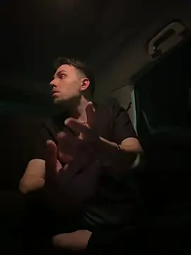 Snapshot of malikwrightstrips chatting on 03-27-26, 02:06 malikwrightstrips online show from 03-27-26, 02:06