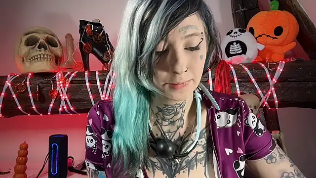 Snapshot of coyemoo chatting on 11-03-25, 11:00 coyemoo online show from 11-03-25, 11:00