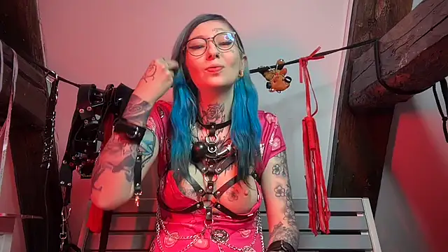 Snapshot of coyemoo chatting on 11-12-25, 10:15 coyemoo online show from 11-12-25, 10:15