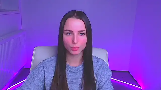 Eva Janee online show from 12-17-24, 12:33