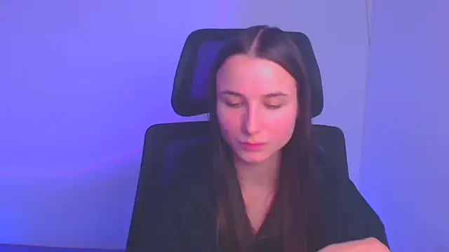 Eva Janee online show from 12-18-24, 10:30