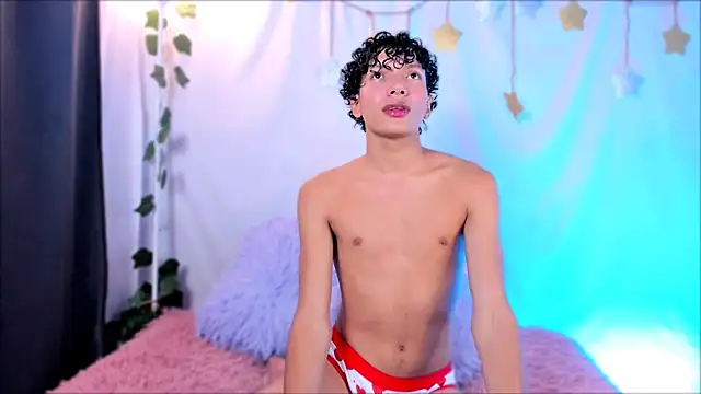 Snapshot of Im_Alejo chatting on 03-09-26, 02:04 Im Alejo online show from 03-09-26, 02:04