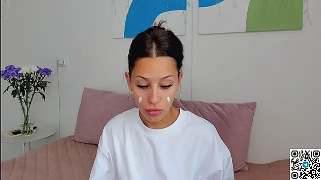 SelenaRousey online show from 05-29-26, 06:55