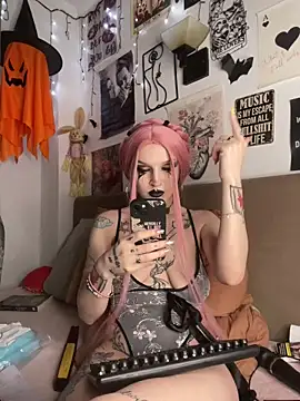 MoonAgnes online show from 04-22-26, 04:19