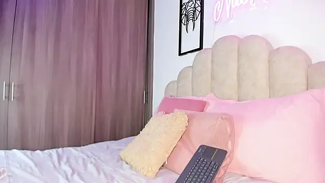 NaomiAsha online show from 07-28-26, 11:17