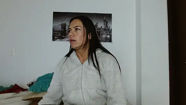 Snapshot of chicafitcaliente chatting on 10-23-25, 02:11 chicafitcaliente online show from 10-23-25, 02:11