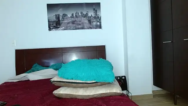 Snapshot of chicafitcaliente chatting on 11-19-25, 12:10 chicafitcaliente online show from 11-19-25, 12:10