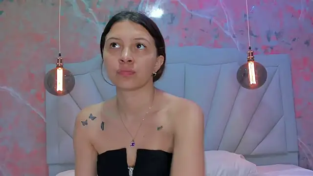 AngelaaCute  online show from 01-09-25, 12:19