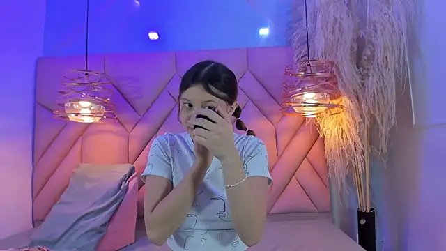 AngelaaCute  online show from 03-19-25, 12:12