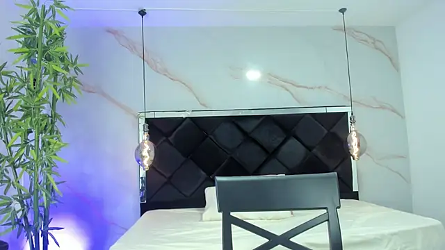 AngelaaCute  online show from 10-07-25, 12:13