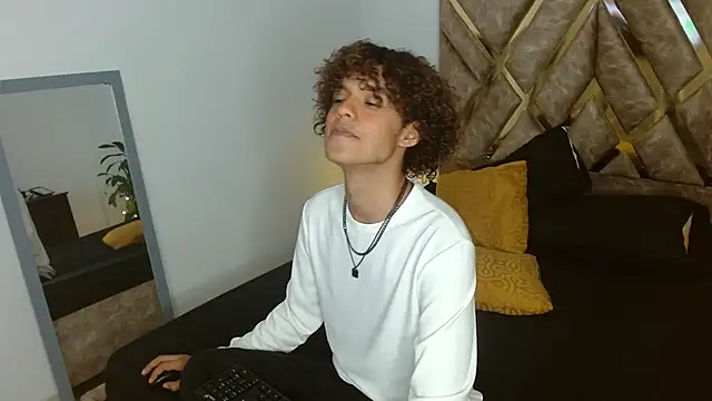 nickolas moon online show from 01-29-25, 09:17