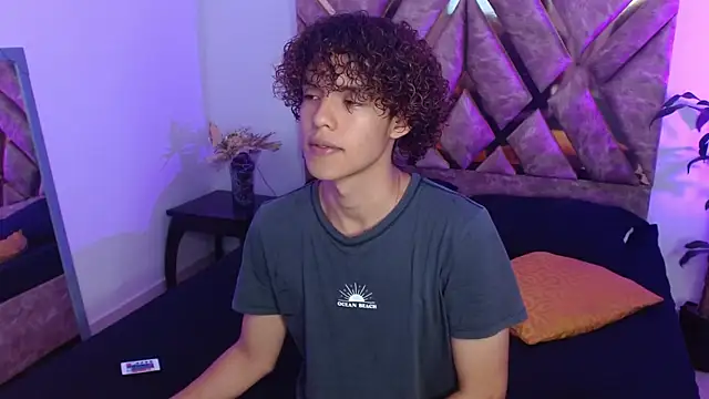 nickolas moon online show from 02-01-25, 02:34