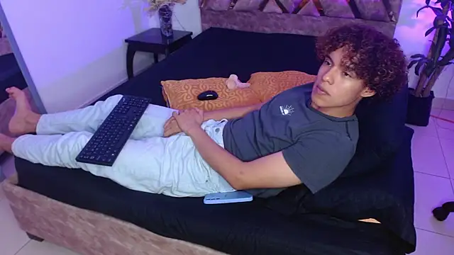 nickolas moon online show from 02-01-25, 05:37