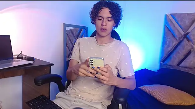 nickolas moon online show from 02-26-25, 03:41