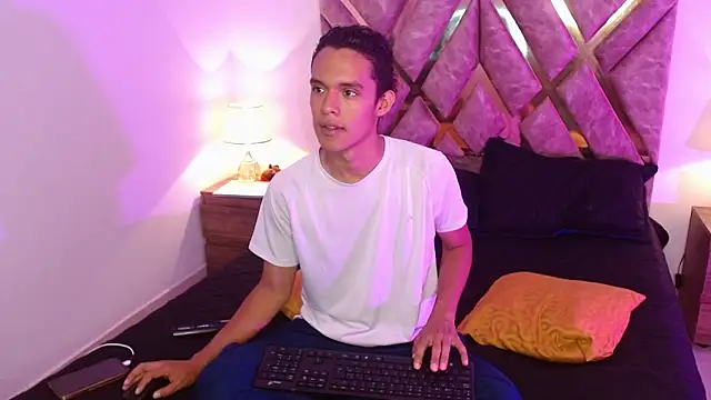 nickolas moon online show from 09-11-25, 03:01