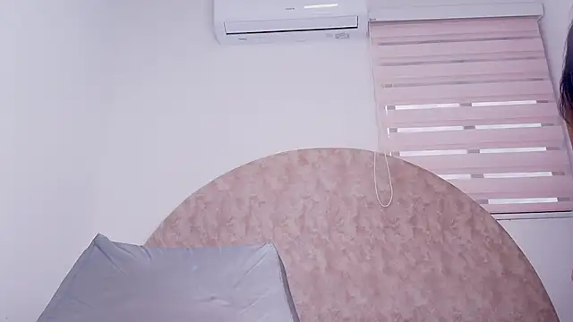 Snapshot of anisha_x chatting on 05-19-26, 07:20 anisha x online show from 05-19-26, 07:20