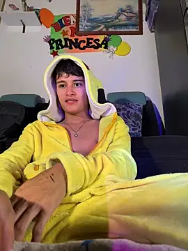 Twinkie-Alex18 online show from 03-11-25, 05:16