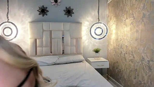 Snapshot of _Paulina_1 chatting on 01-11-25, 06:35 Paulina 1 online show from 01-11-25, 06:35