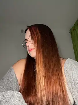 Snapshot of NatyOlson chatting on 11-26-25, 02:56 NatyOlson online show from 11-26-25, 02:56