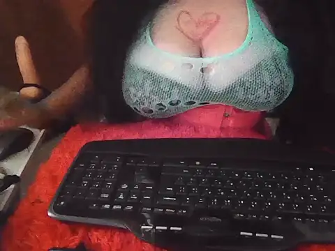 Snapshot of JulieJoe_ chatting on 11-12-25, 05:30 JulieJoe online show from 11-12-25, 05:30