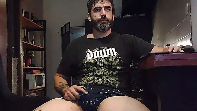 Snapshot of ozzypsico13 chatting on 02-17-25, 01:10 ozzypsico13 online show from 02-17-25, 01:10